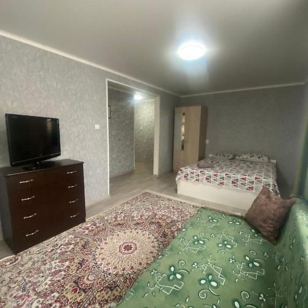 Apartamento Palitra Petropavlovsk Exterior foto